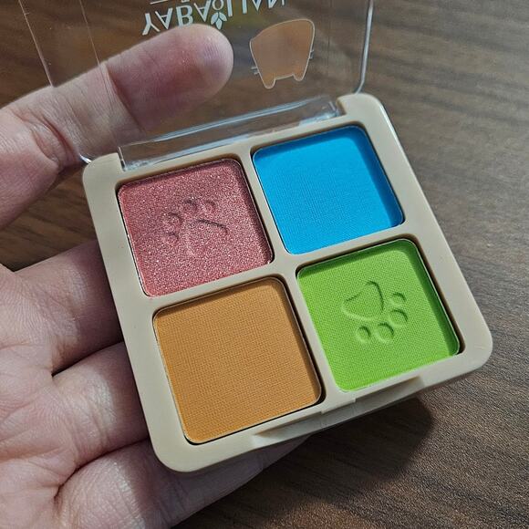 Yabaolian Truth + Love Eyeshadow Palette ~ Asian Beauty Cat Paw Eye Shadow - Picture 5 of 6